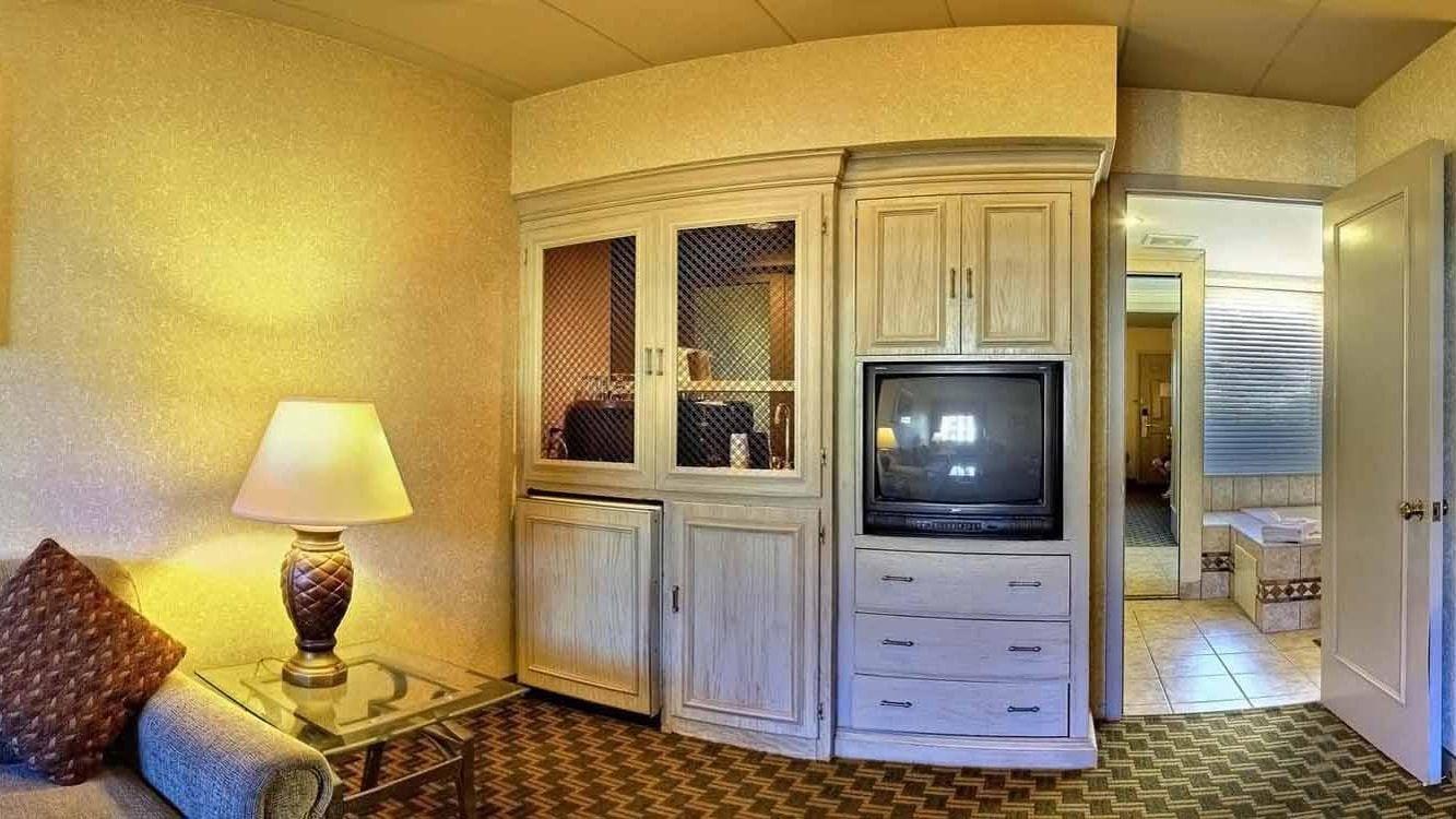 Days Inn & Suites By Wyndham Roseville/Detroit Area Exterior foto