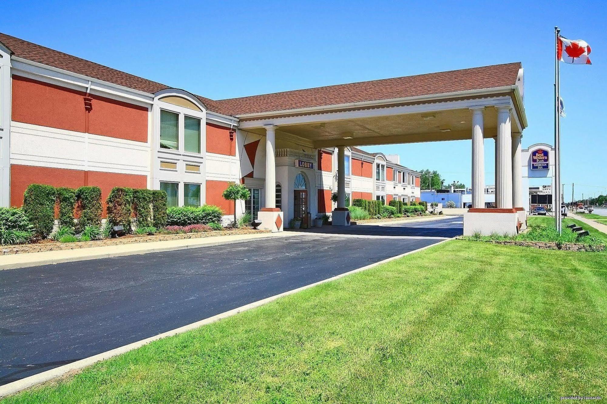 Days Inn & Suites By Wyndham Roseville/Detroit Area Exterior foto